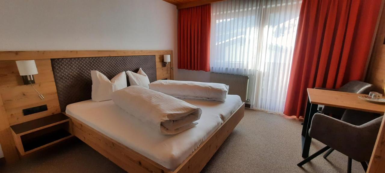 Hotel Gsallbach Kaunertal Exteriör bild