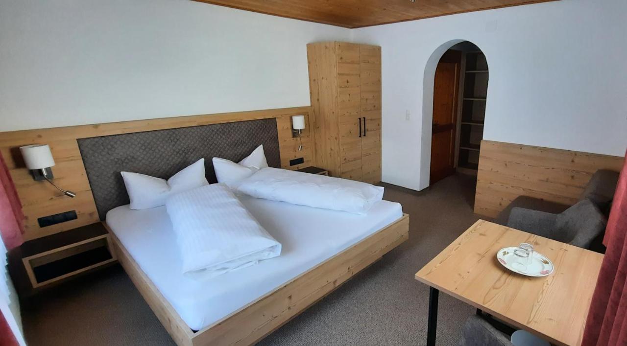 Hotel Gsallbach Kaunertal Exteriör bild