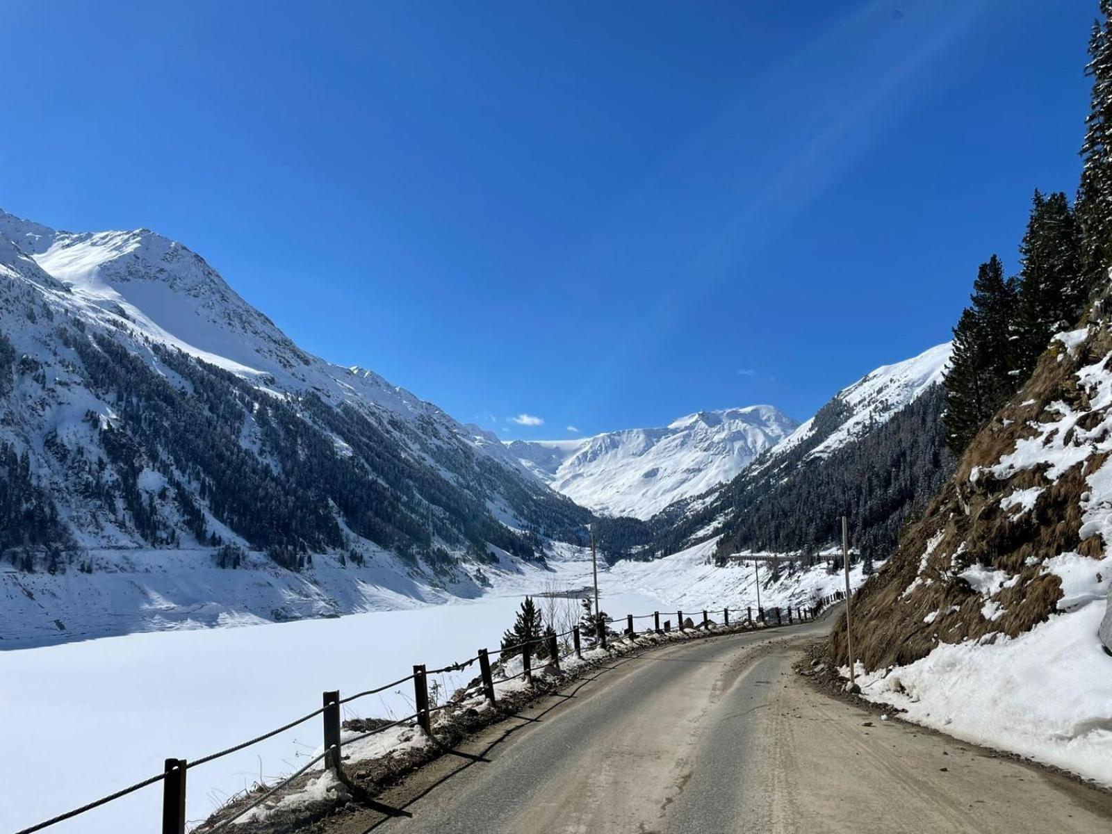 Hotel Gsallbach Kaunertal Exteriör bild