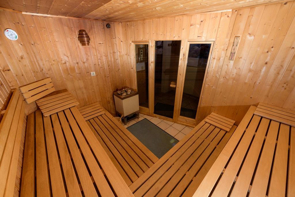 Hotel Gsallbach Kaunertal Exteriör bild