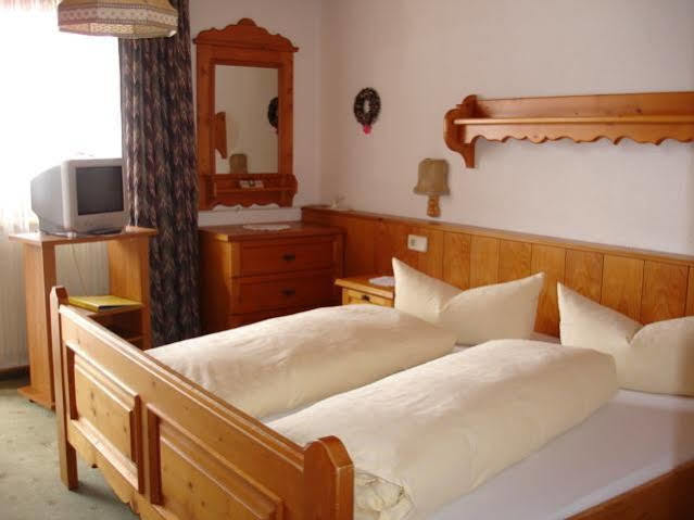 Hotel Gsallbach Kaunertal Exteriör bild